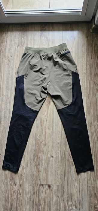 Under Armour spodnie męskie na siłownię rozmiar M wymiary na zdjęciach