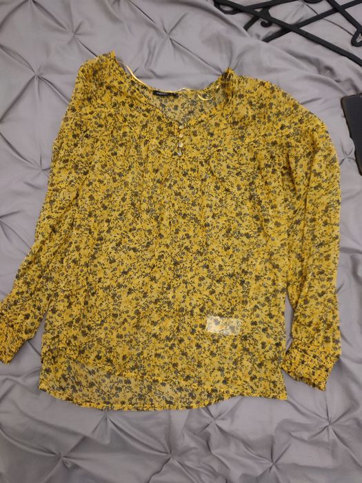 Bluzka z cienkiego materiału, prześwitujący  z mieniącą się nitką, r36