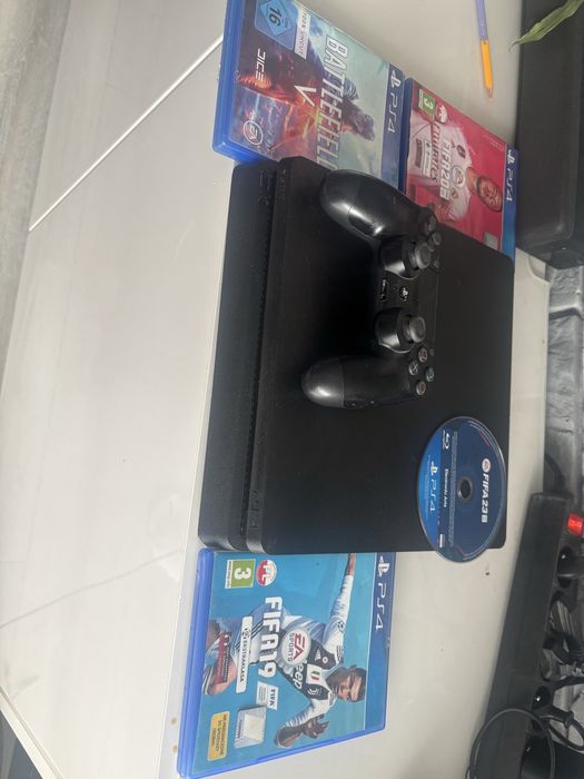 Ps4 Slim + 2 pady +kierownica TRACER