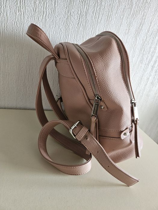 Рюкзак жіночий шкіряний пудрового кольору б/у