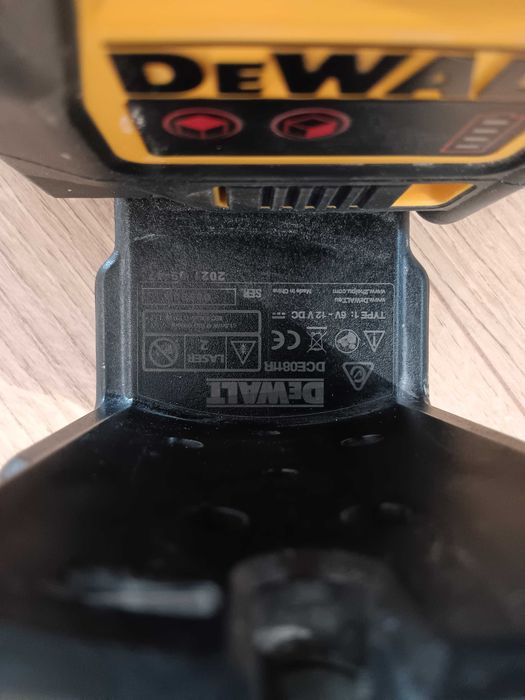 Laser DeWalt DCE0811R czerwony