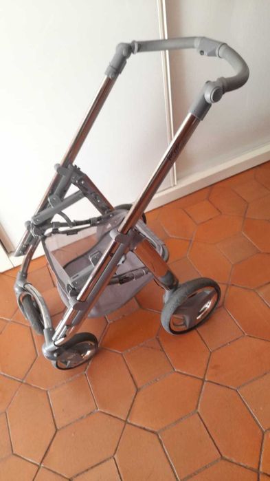 Vendo Trio Bébécar Ip-Op (alcofa + carrinho + ovo)