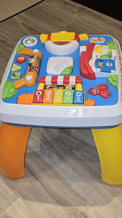 Muzyczny stoliczek fisher price