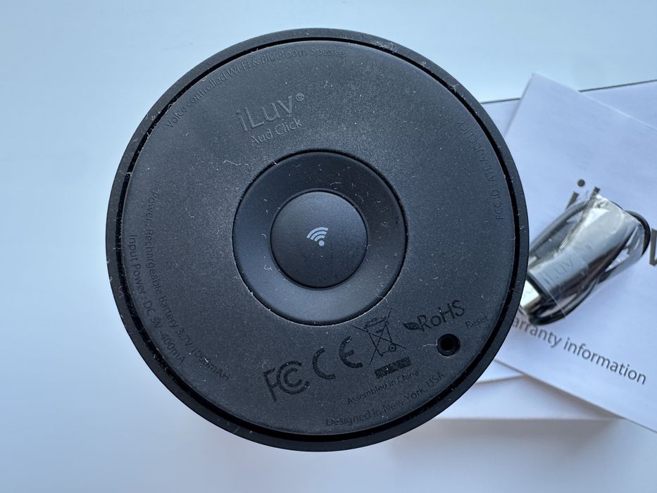 Портативна смарт-колонка iLuv з Amazon Alexa