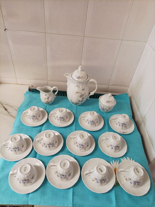 Lindo serviço de chá completo, muito antigo..