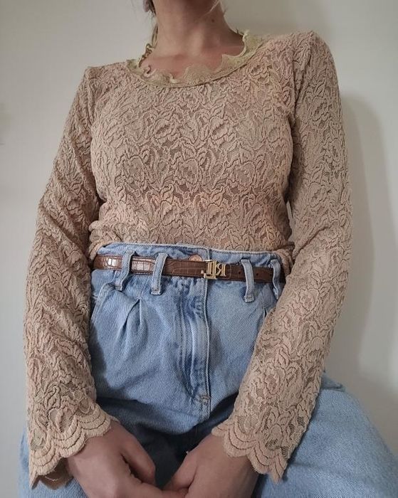 Piękna beżowa koronkowa bluzka oversize Buch Copenhagen