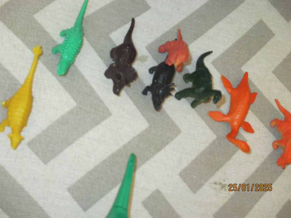 Mais de 20 dinossauros em pvc