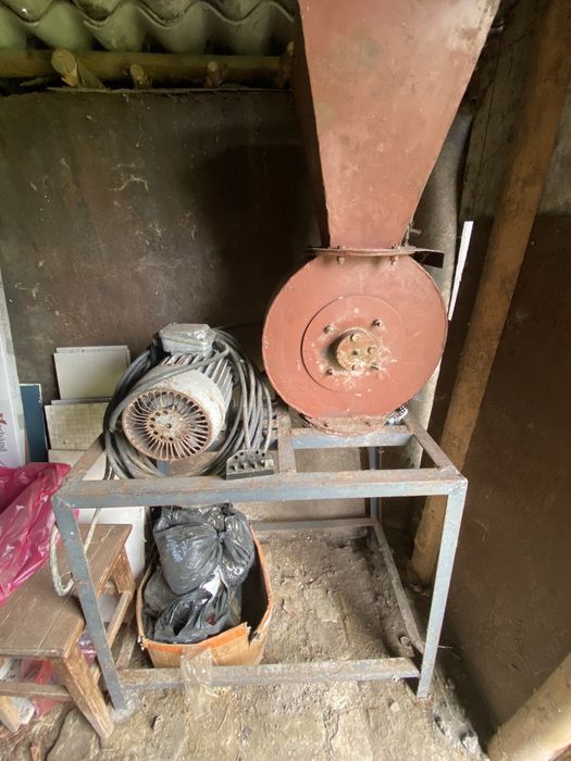 Зернодробилка/млин трьохфазний