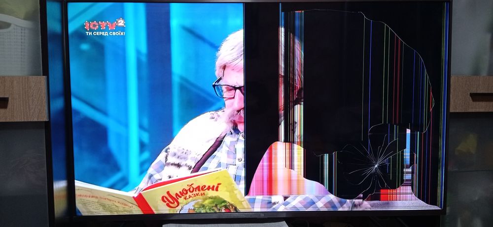 Телевизор марки  сяоми L55 M5-5RU на запчасти.