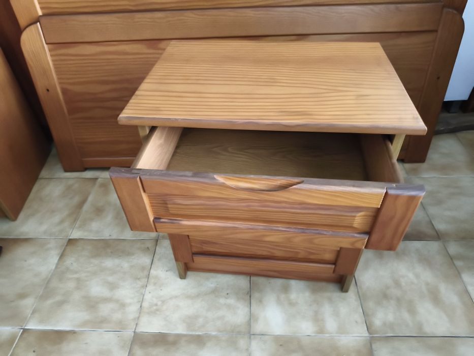 Quarto de casal em pinho