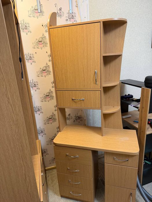 Шкаф зі шухлядами, та тумба гарний стан ! 700 грн самовивіз Крошня
