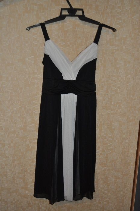 Czarno-biała sukienka r. 36 (S)