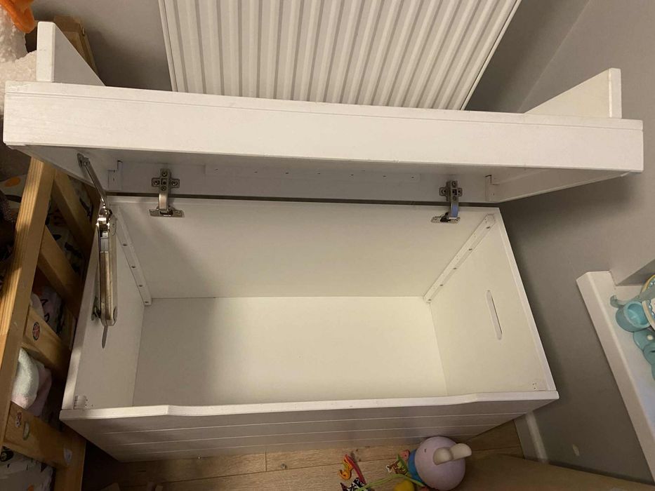 Skrzynia drewniana Asiento marki Pinio