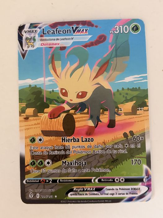 Card pokémon espanhol Leafeon Vmax de céus em evolução