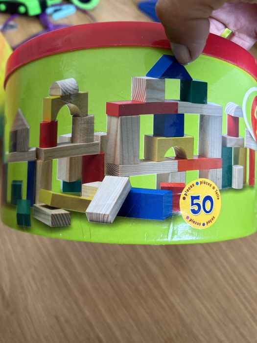 Pecas madeira para construcao e encaixe