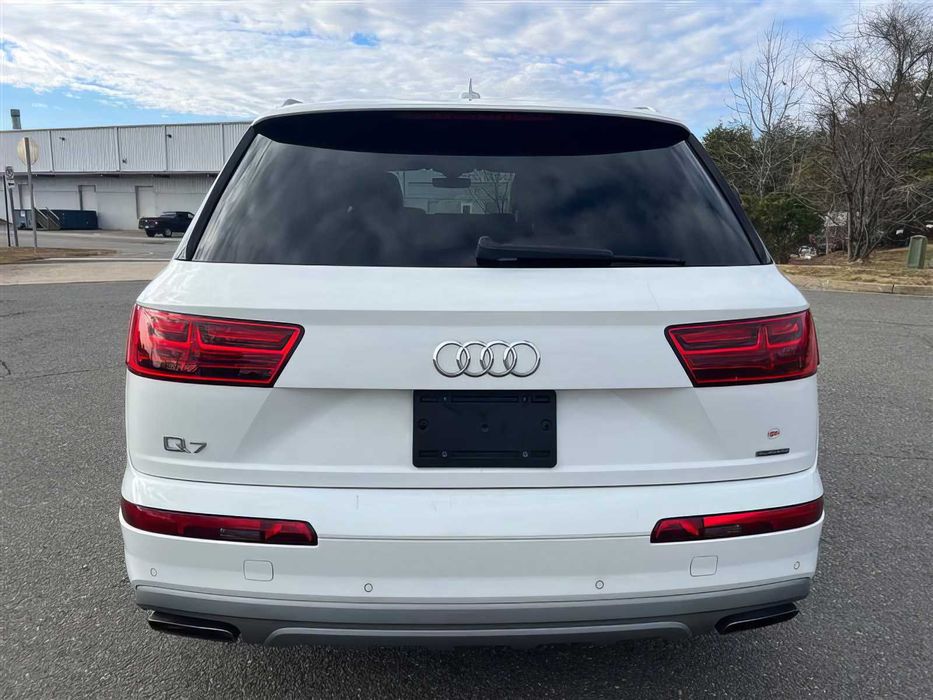 Audi Q7      2017