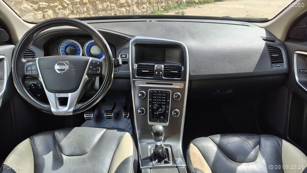 Volvo XC60 2.0 D4 163CV R-Design 1 DONO
