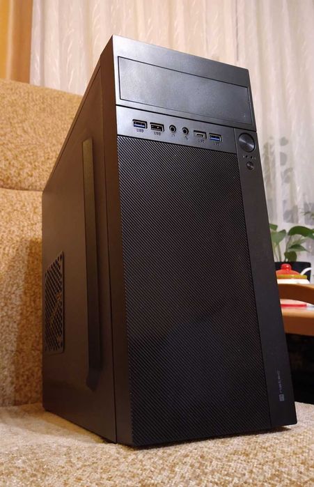 Gaming PC - Intel i7 (8x3.7GHz), 32GB Ram, grafika 8GB, dyski SSD+HDD