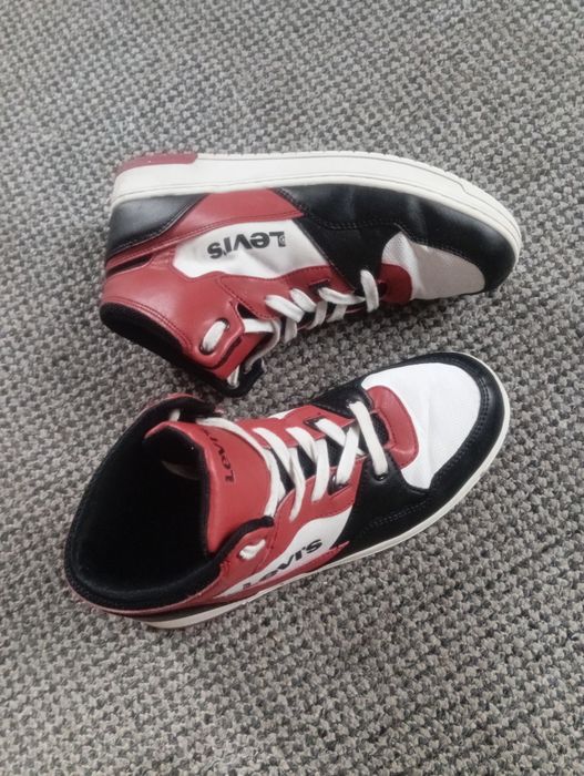 Buty unisex sneakersy sportowe marki Levis Levi's  r.39