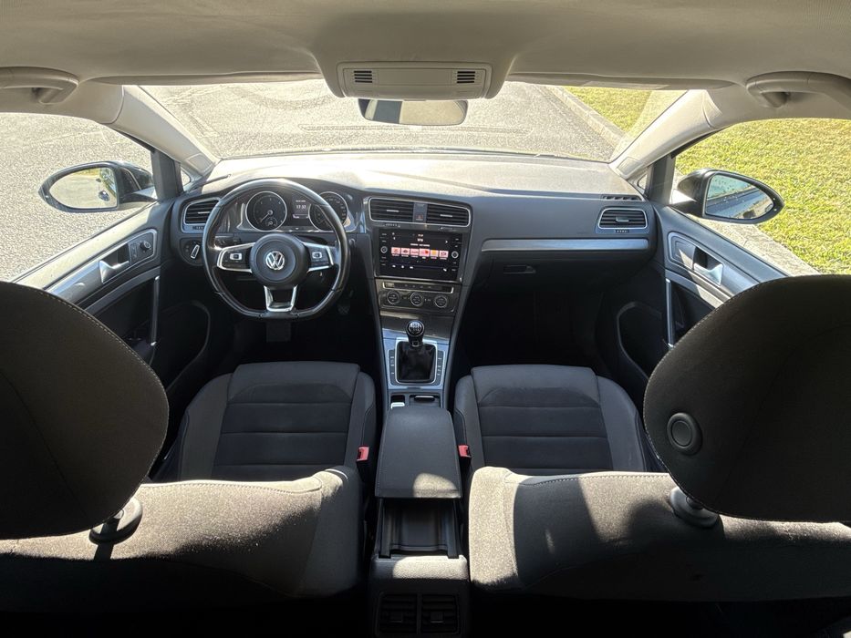Volkswagen Golf 7,5        1.6 TDi 115cv (Look GTi)