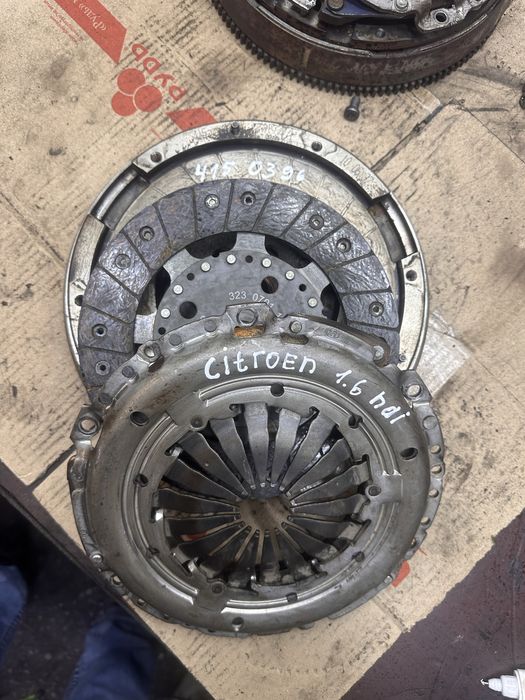 Демпфер Маховик Сцеплення диск корзина citroen peugeot 1.6 hdi