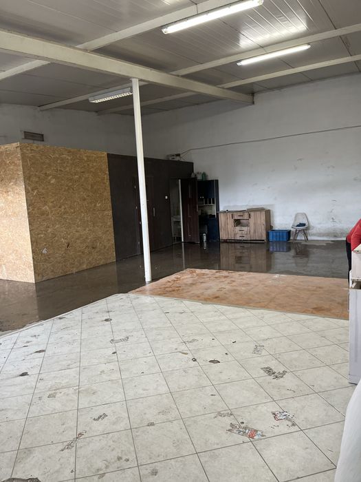 Lokal  SKŁAD - Parkowka 100 m2