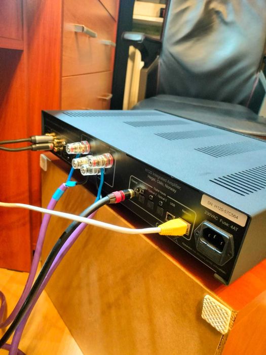 Hegel H120 wzmacniacz