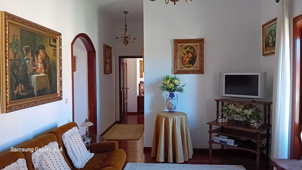 Alugo quarto em vivenda