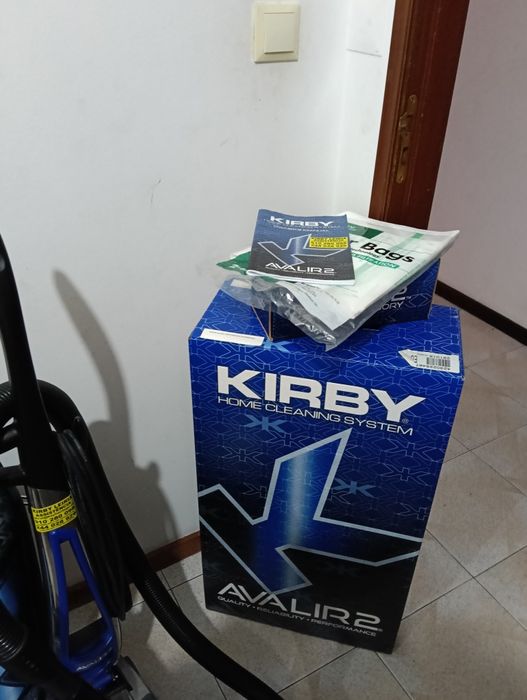 Kirby semi-nova ainda contém as embalagens originais