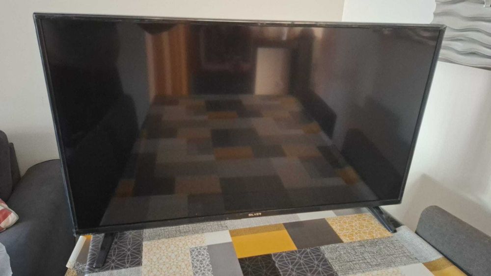 TV Silver 43" como NOVA