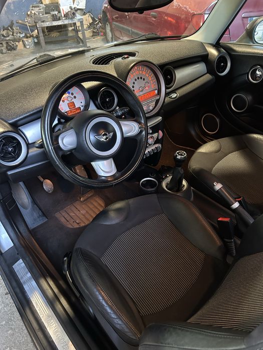Mini Cooper 1.6D 110cv
