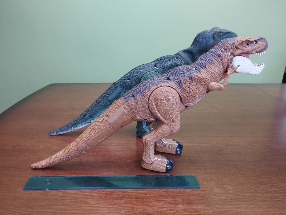Zabawki dinozaury interaktywne