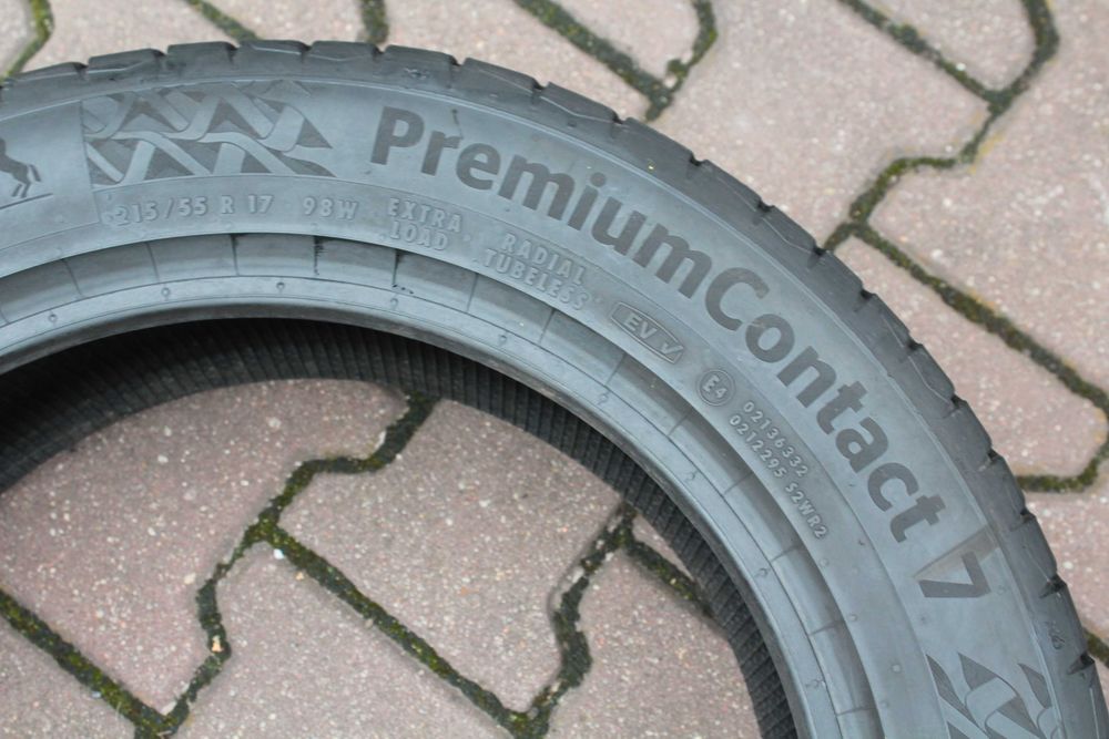 215 55 R17 Continental Premium Contact 7