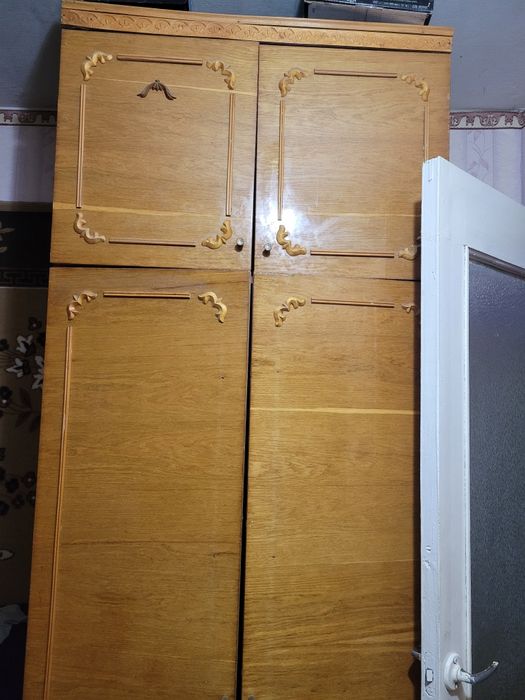 Шафи, кухня. Стінка