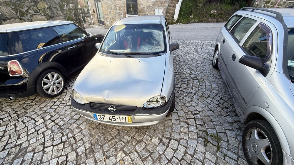Opel Corsa B 2000 Gasolina – Para Reparar ou Peças