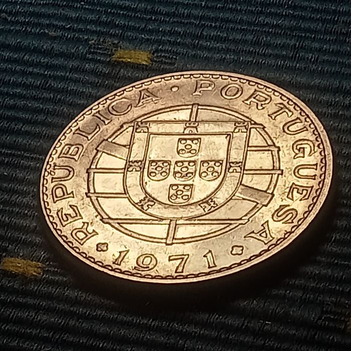 moeda AngolA 20.00 1971