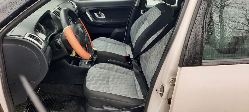 Skoda Roomster Premia