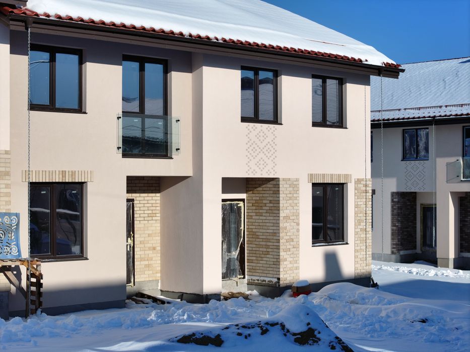 Продам котедж з МІСЬКИМИ комунікаціями, асфальт, Щасливе