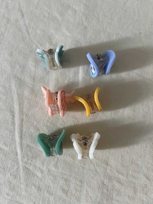 Mini molas garra para o cabelo com bonecos – 6 unidades