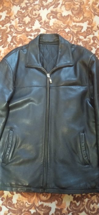 Продам мужская кожаная куртка черного цвета