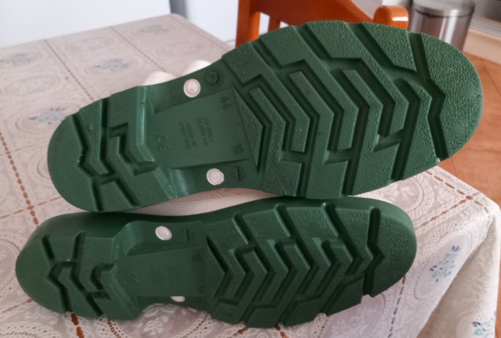 BOTAS BORRACHA IMPERMEÁVEIS N°44. Obras,Pesca,Casa,Jardim,Quarto,etc.