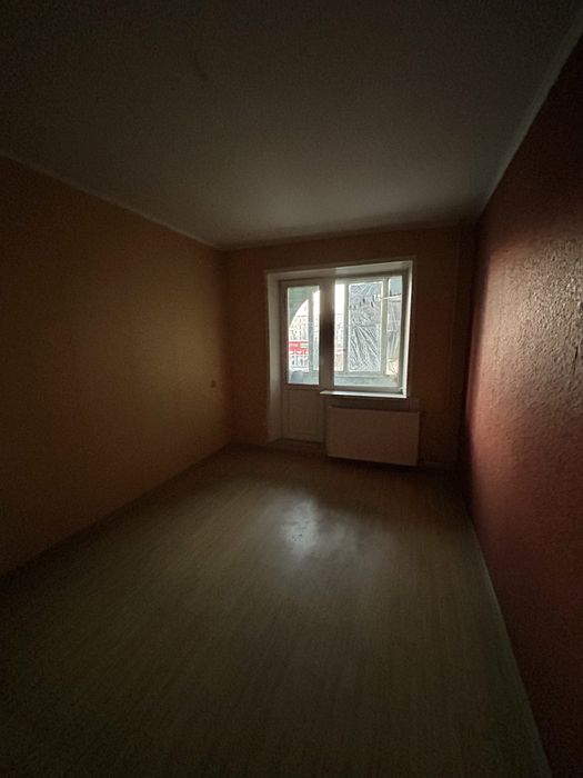 Продам 4-х кімнатну квартиру по вул.Василя Сергієнка Хортицький район