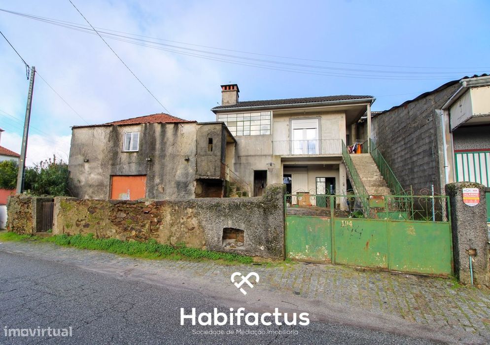 Moradia T3 com terreno em Samorim - Sátão