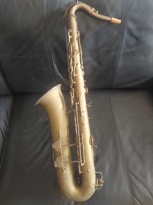 Antigo saxofone tenor baritono, Maino & Orsi, Milão, Itália. Ano 1902/1918
