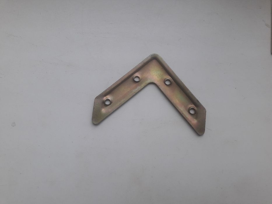 Уголок металлический 10×10 см