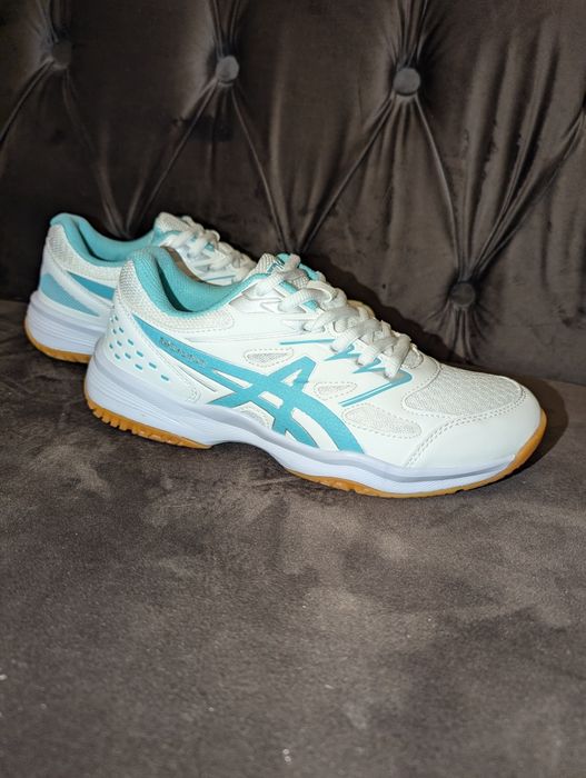 Волейбольні кросівки . ASICS. Нові . 40- 45  розмір .