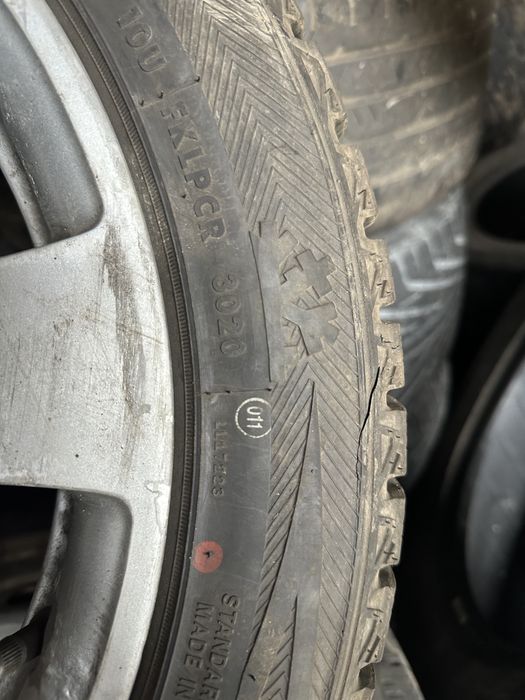Продам шини 245 45 r17 зима
