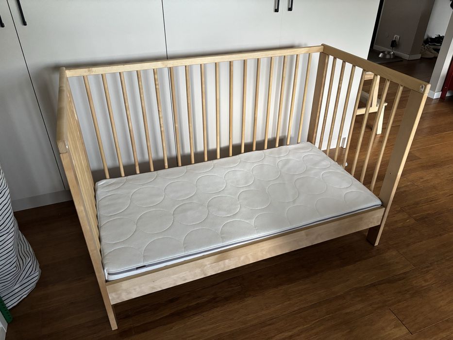 Łóżeczko dziecięce Ikea z materacem
