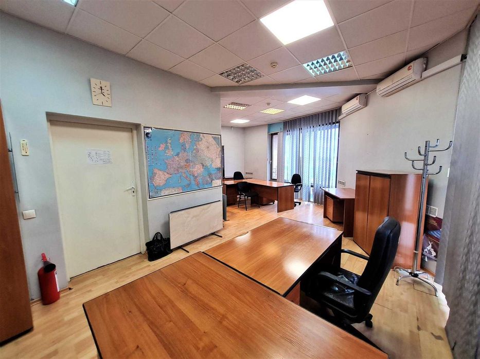 Офіс 30 м.кв. вул. Кирилівська 160 Подільський район Куренівка Без%