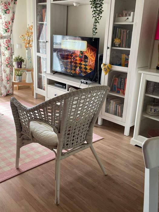 Cadeirão branco IKEA